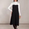 Damen SinWeaver alternative fashion Kleider | Kurzes Kleid Knielang Weit Schwarz Trager Weis Stickerei Schrift