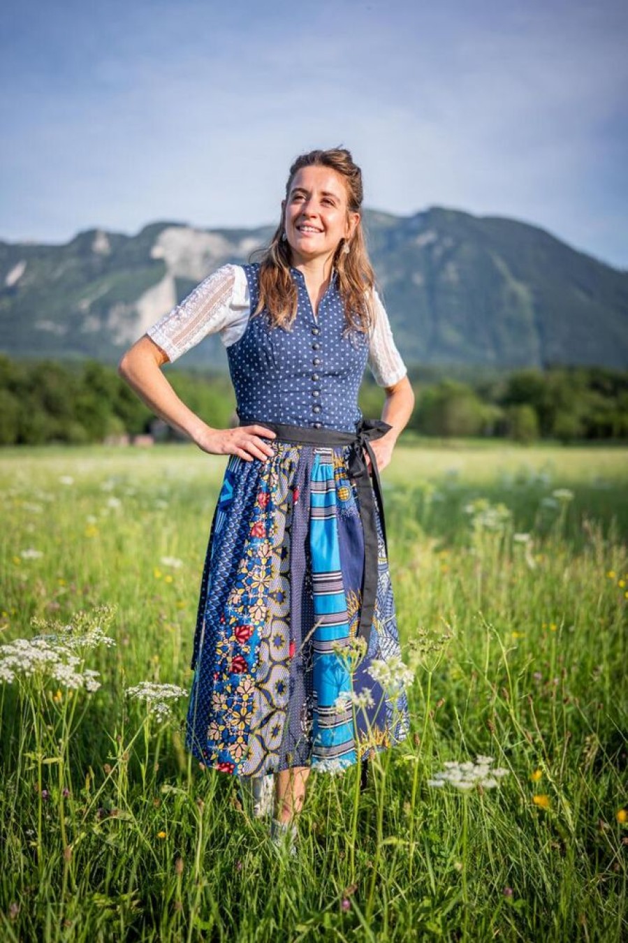 Damen JUAdesign Kleider | Dirndlschurze / Tracht, Einzigartig, Bayrisch/Afrikanisch